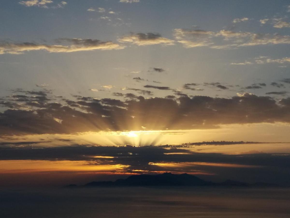 New Guesthouse In Emporios Emporeios  Екстер'єр фото